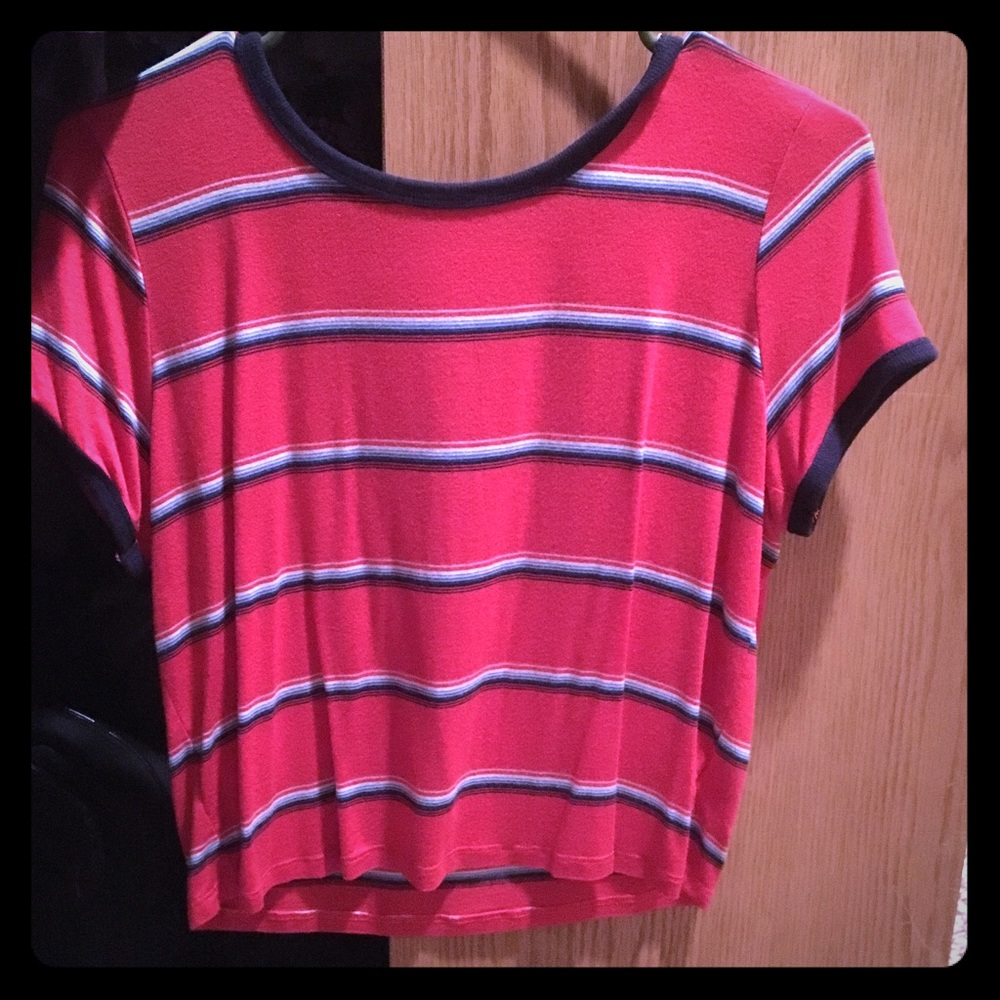 Super cute crop top!